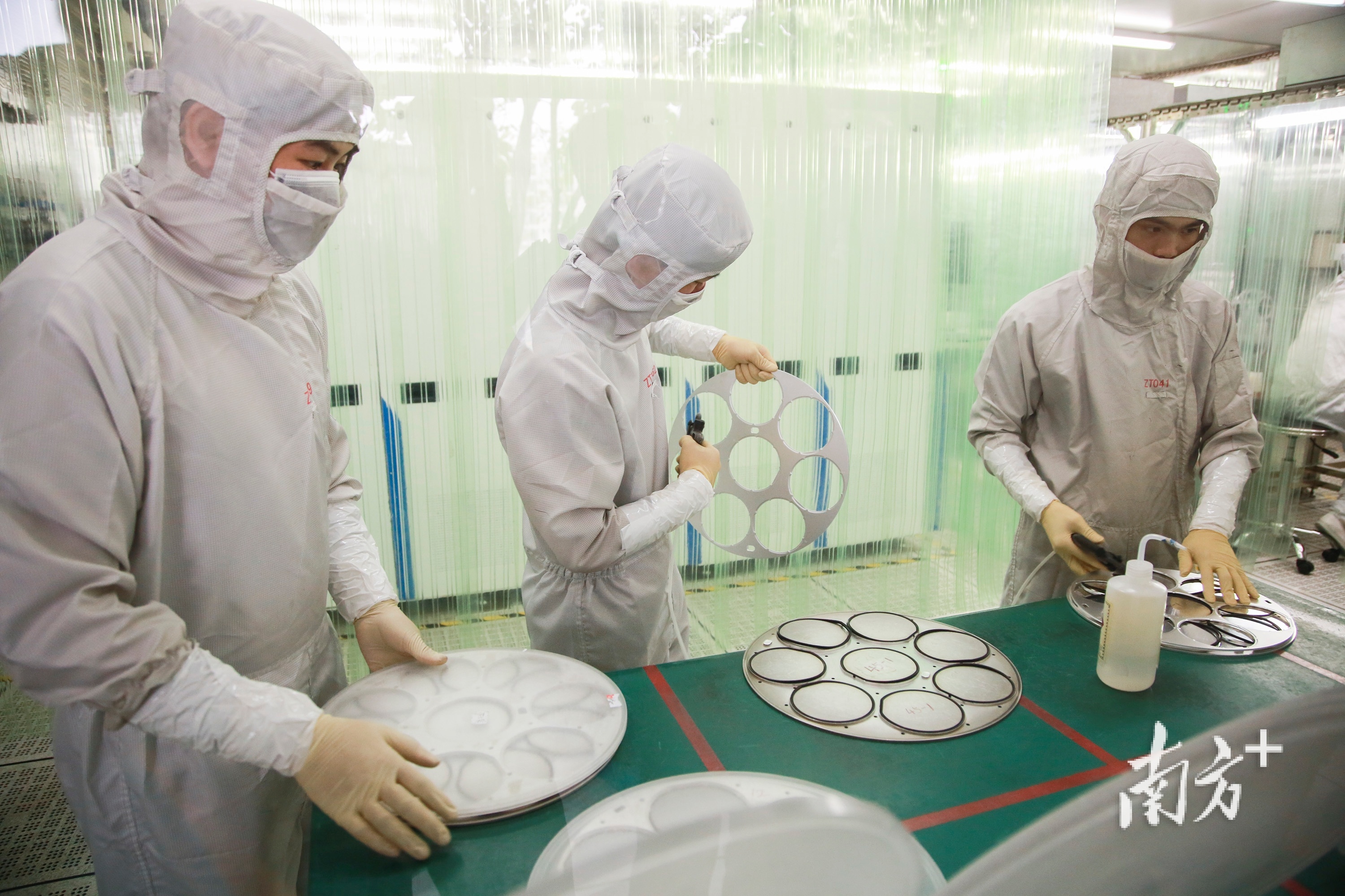 东莞一家从事新一代电子信息产业的“小巨人”企业。