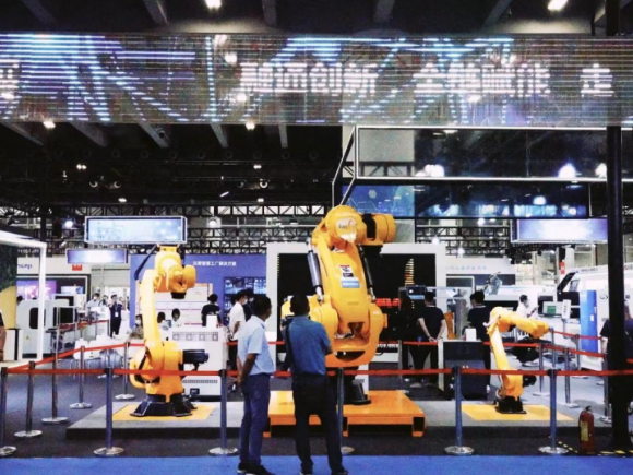 格力智能装备亮相第十七届中博会，创新科技打造智慧工厂