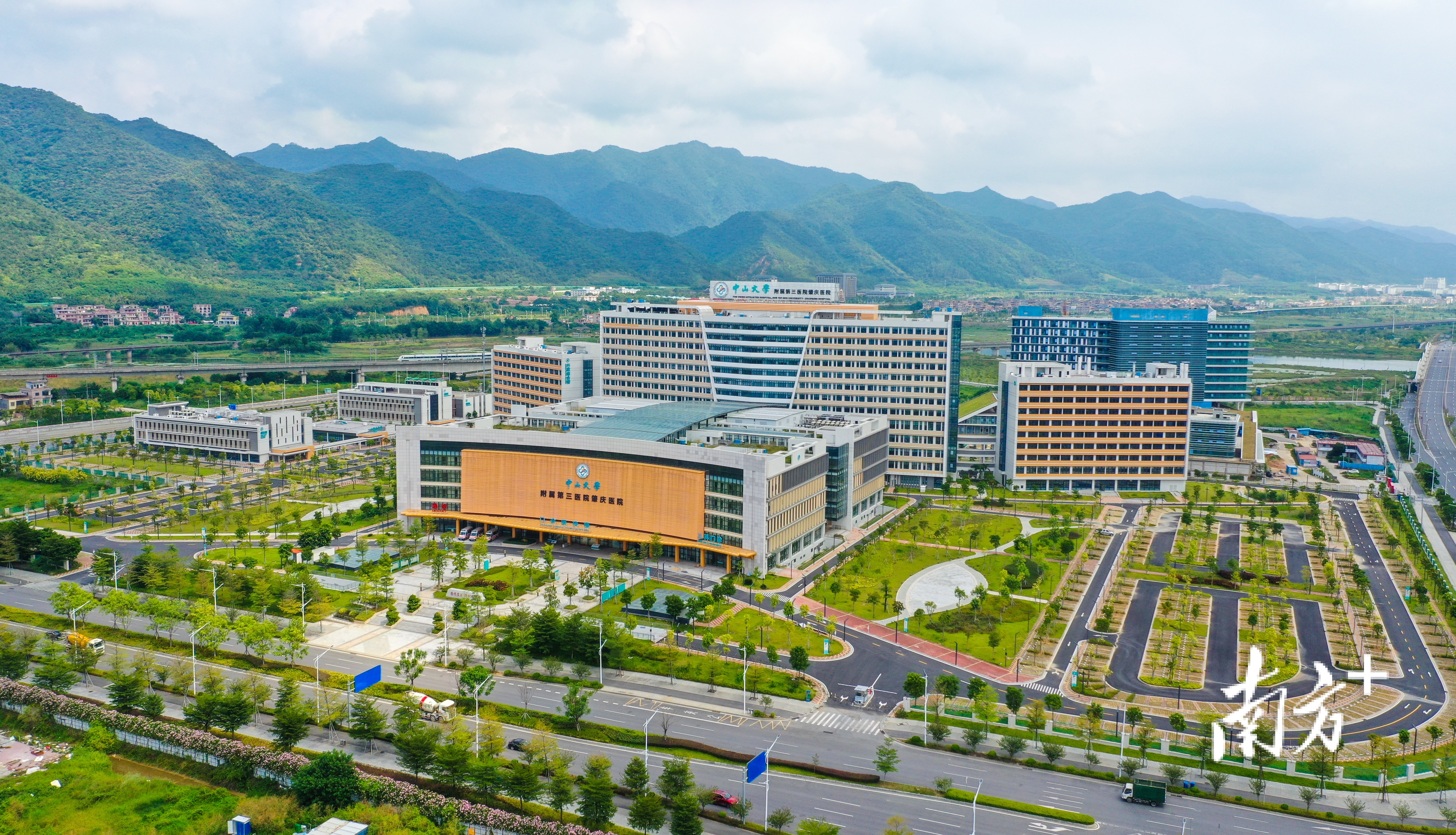 南方+ 施亮  拍摄