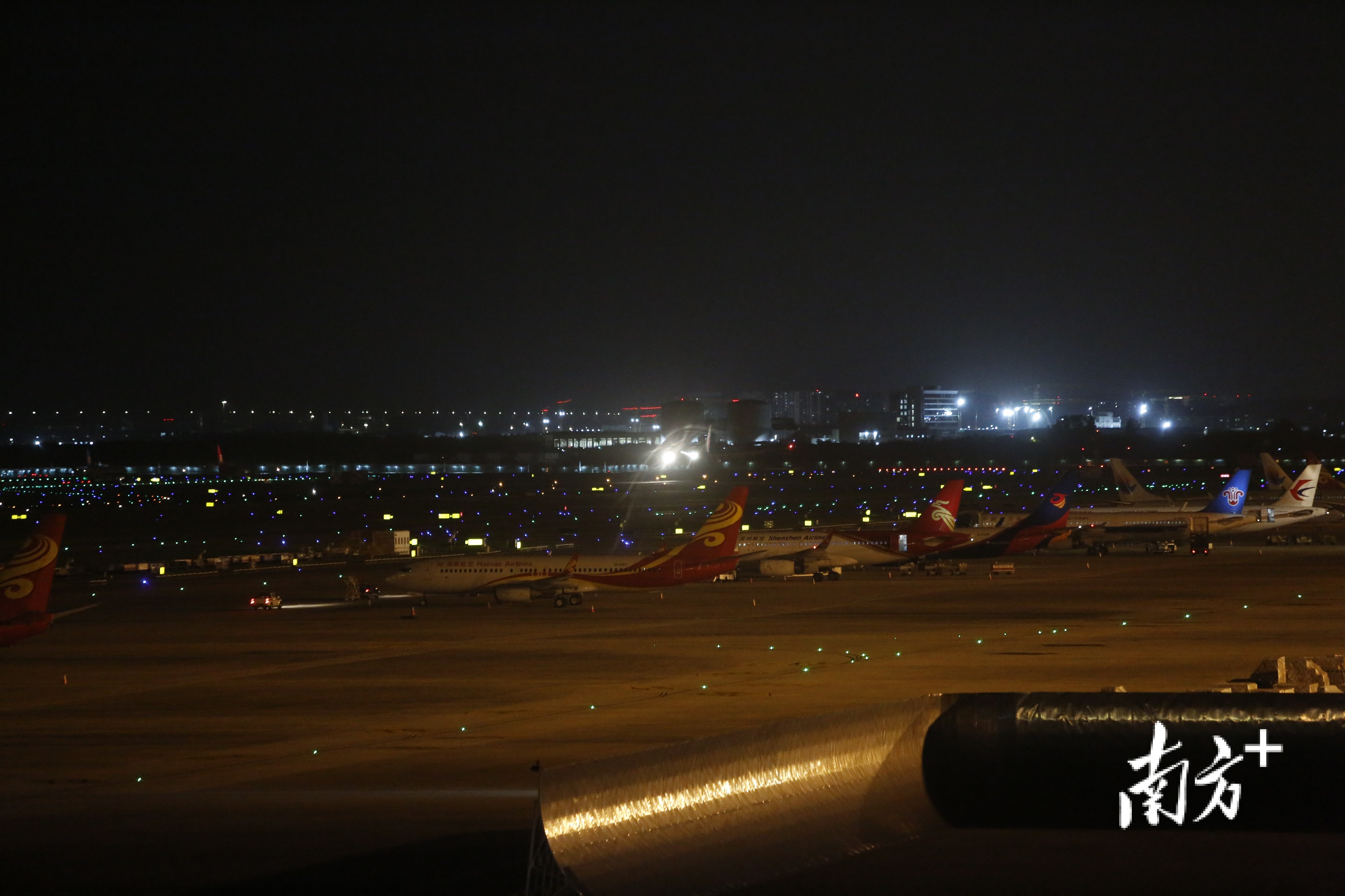 宝安机场晚上图片图片