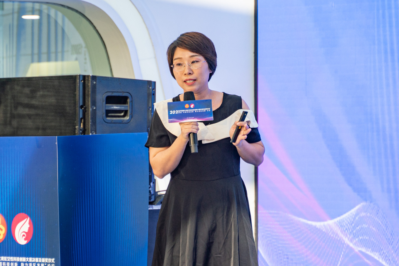 高性能闪烁体探测器团队唐彬。 高性能闪烁体探测器团队唐彬。