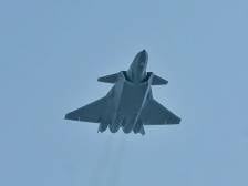 南方视频｜超低空出场！歼-20上演系列实战化战术动作