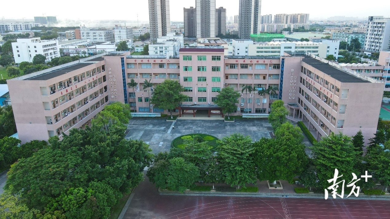 中山纪念中学民众中学校园  南方  李姗恒 拍摄