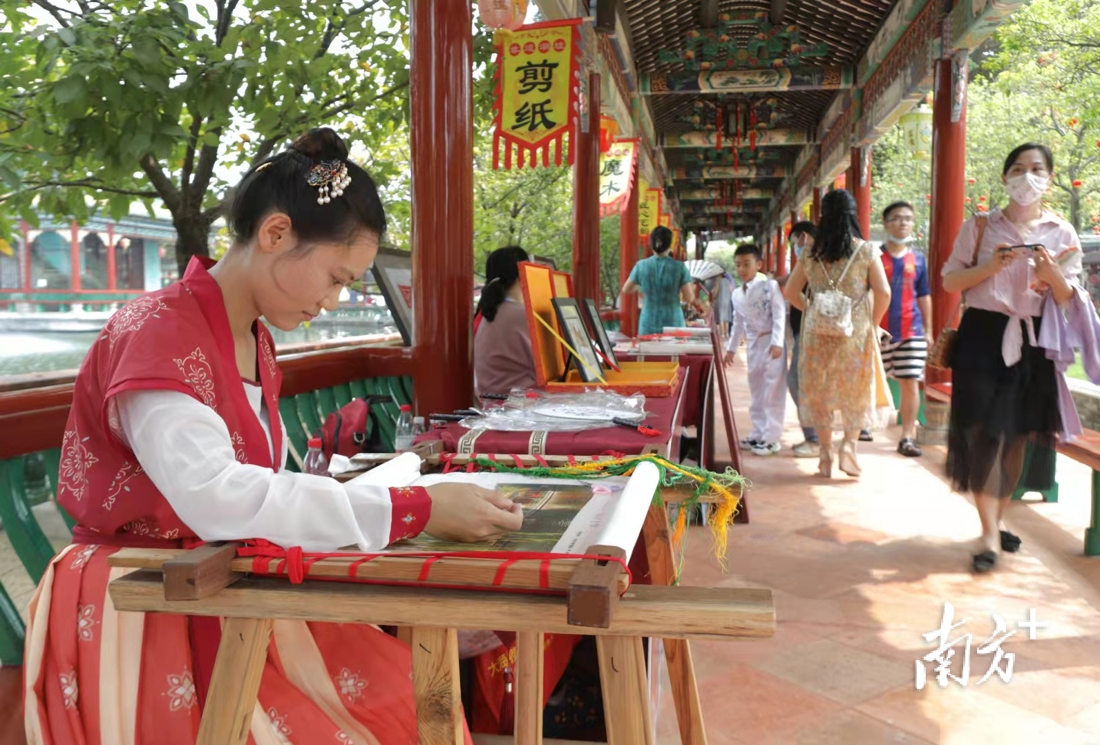    南方+ 吴伟洪 拍摄