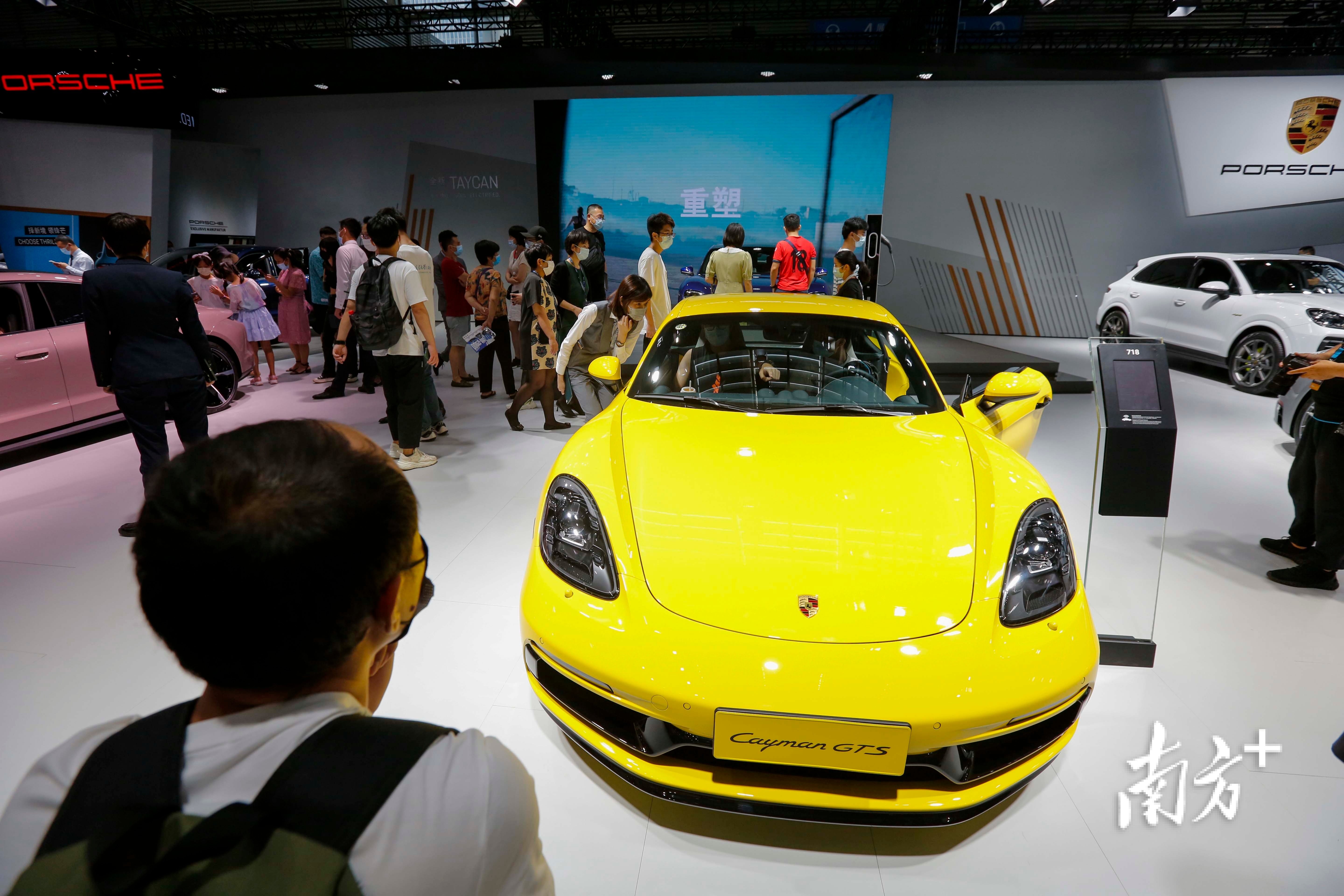 南方+ 鲁力 拍摄