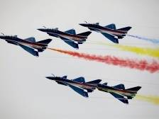 “八一”、“红鹰”三色拉烟献礼国庆！