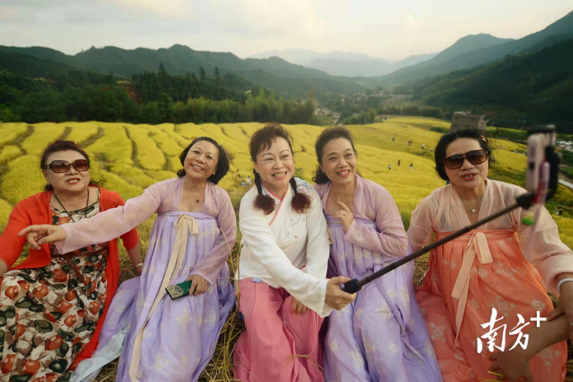 南方+ 肖雄 拍摄