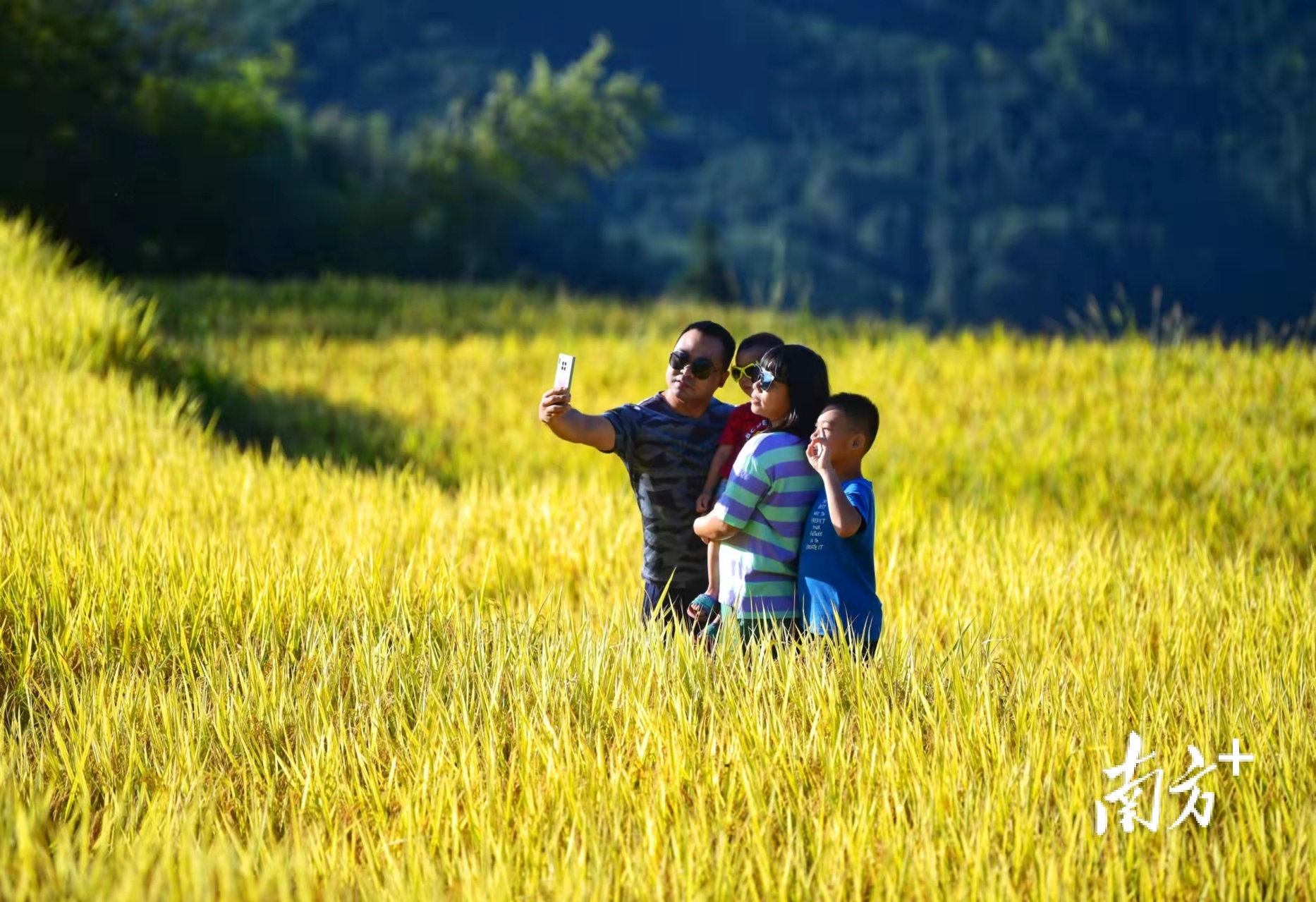 南方+ 肖雄 拍摄