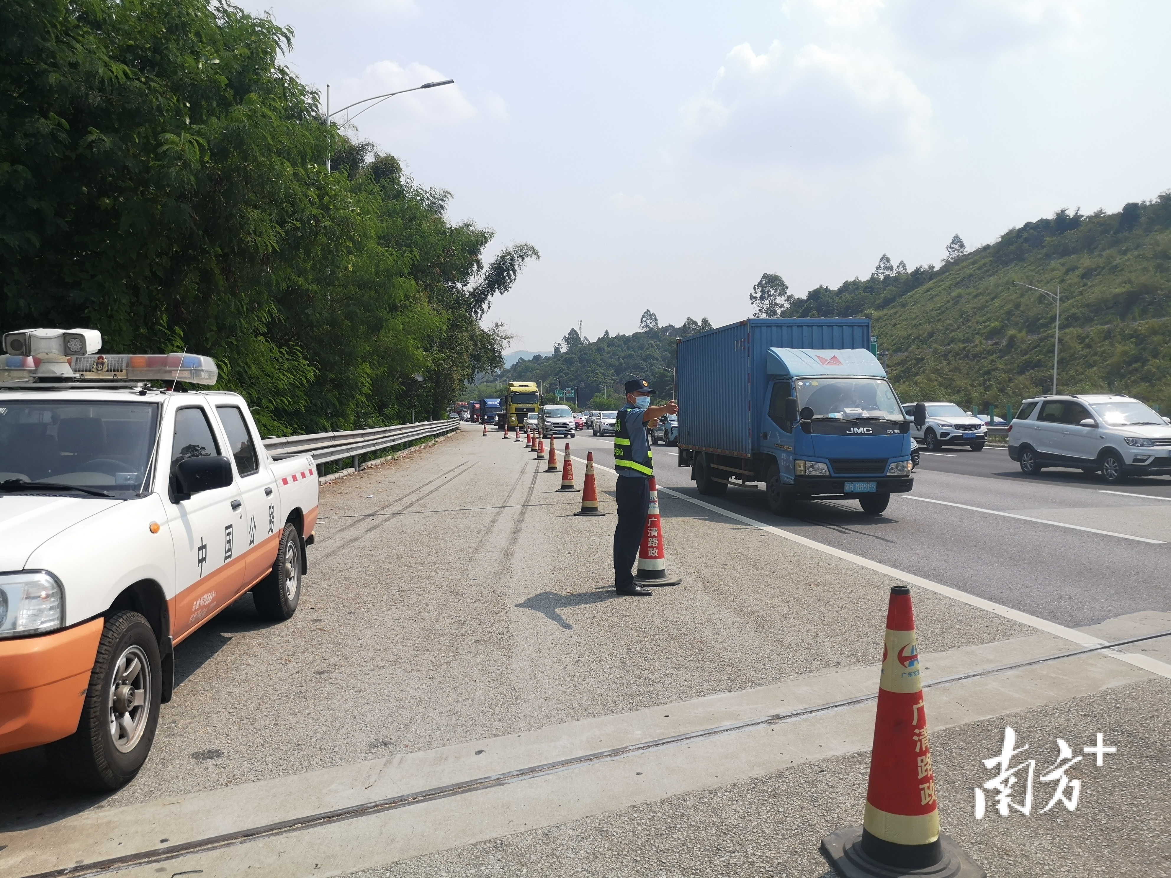 广清高速车流增长26%,预计6日将迎返程高峰