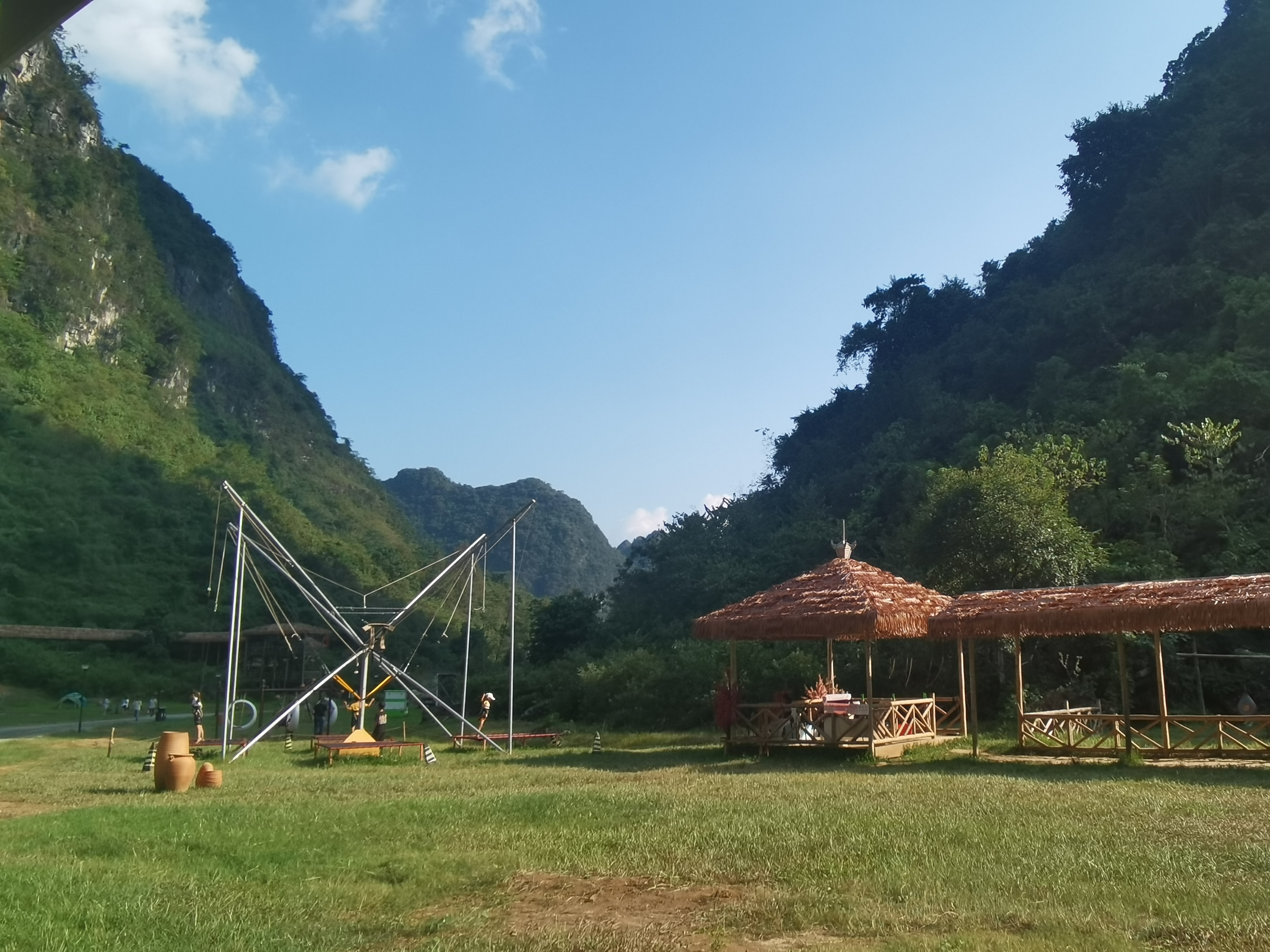 南方  刘亮 拍摄寻源谷成长户外运动爱好者的集合营地