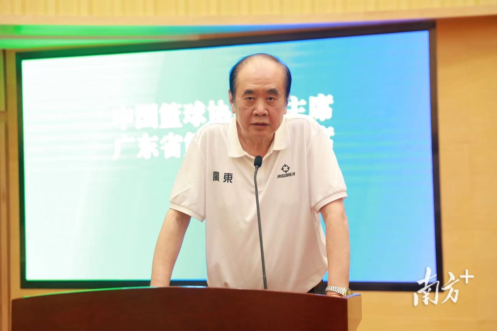 中国篮球协会副主席、广东省篮球协会主席刘克军。