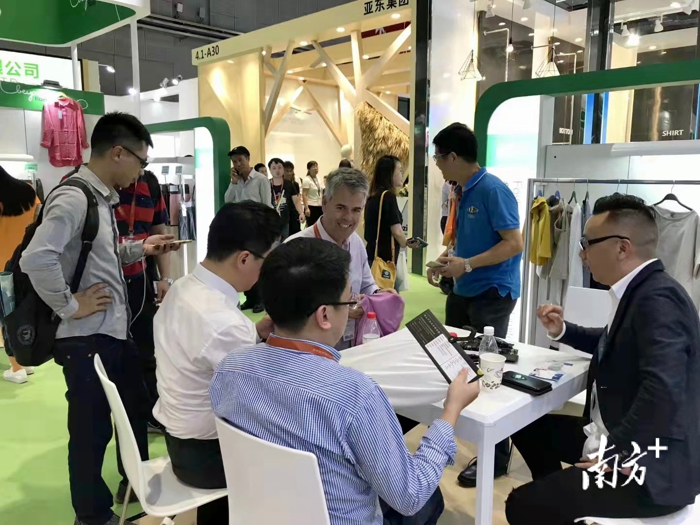 翔泰坚持每年参展中国国际纺织面料及辅料博览会。陈梦 摄