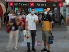 老凡尔赛了！外商老友重回广交会不忘自拍晒圈｜视界