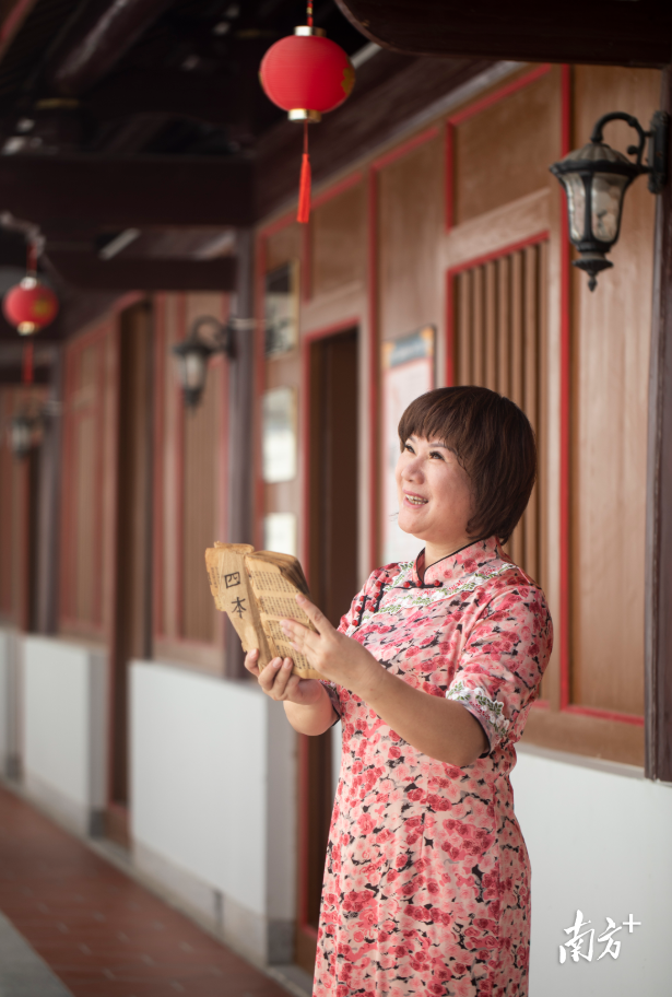 潮州歌册传唱者麦微纯。陈锴进 摄 潮州歌册传唱者麦微纯。陈锴进 摄