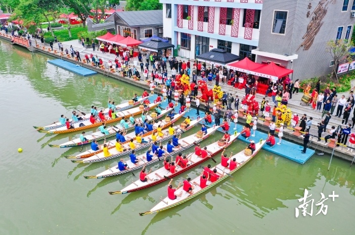 22日下午，2021年乐从镇政村企龙舟友谊赛精彩上演。乐宣供图