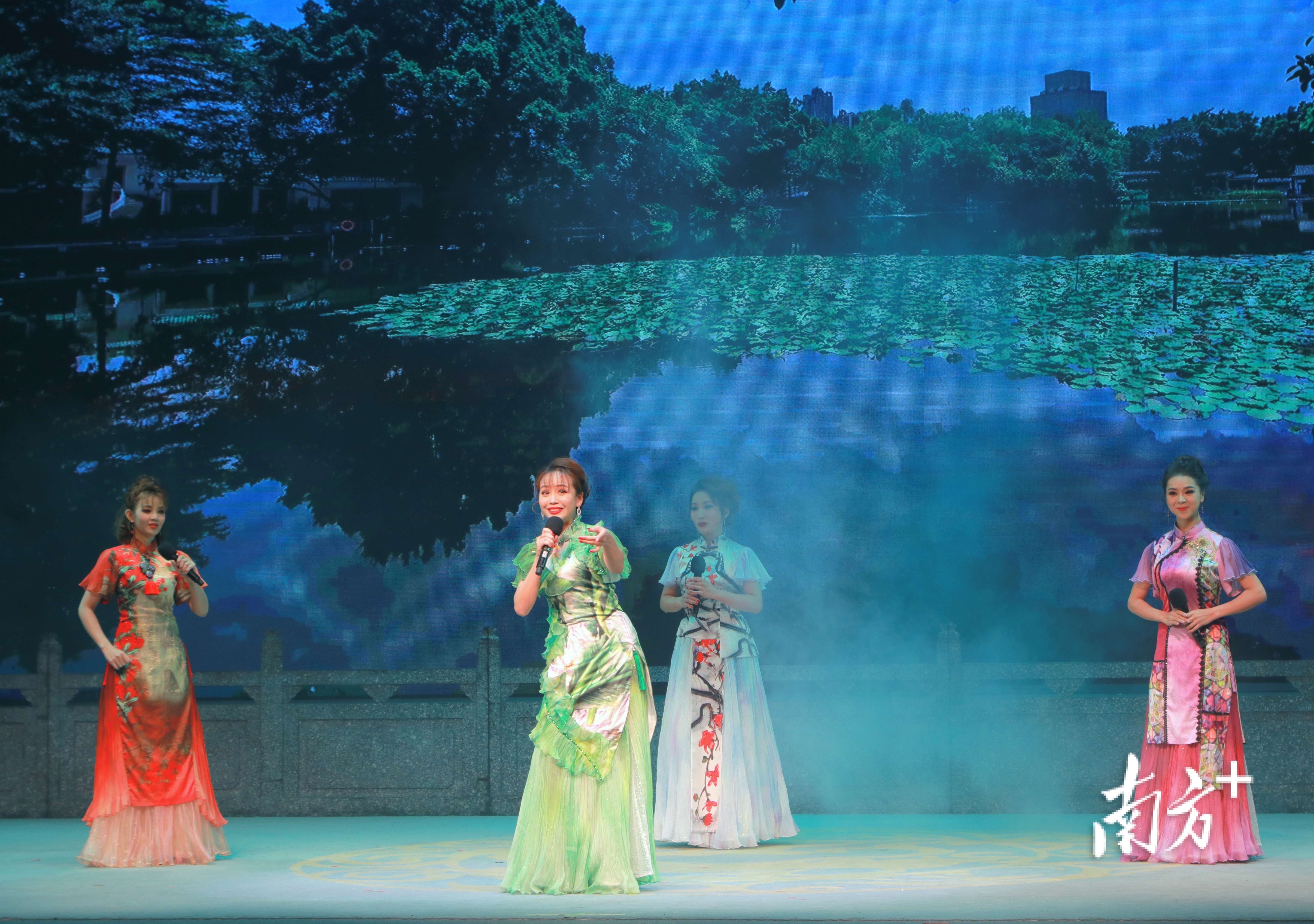 南方+ 吴伟洪 拍摄