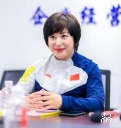 中国首位滑团成员郭丹