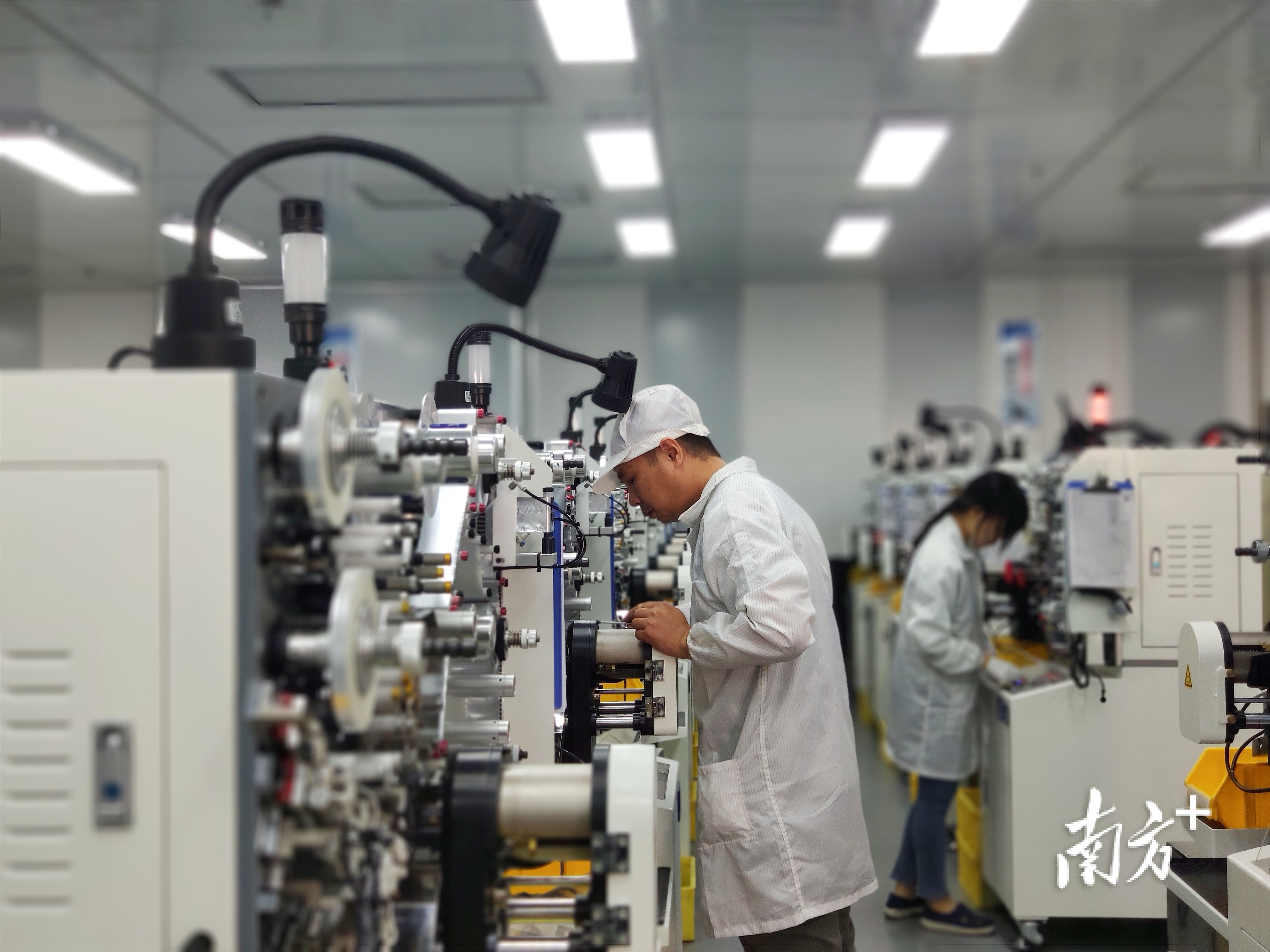 广东国灿电子科技有限公司今年上半年投入运营。黄绍侦 摄