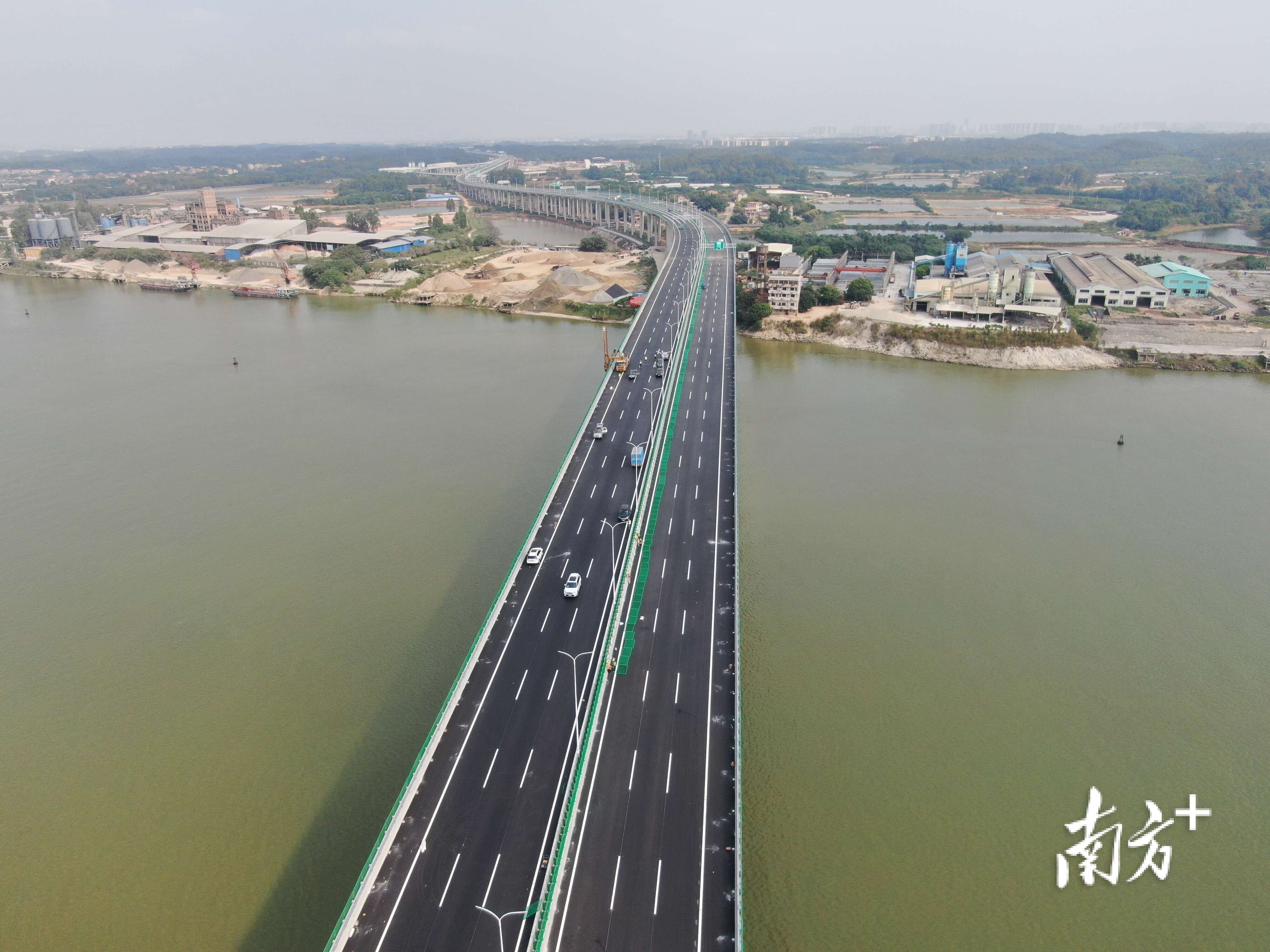 广佛肇高速公路三水段图片。郭瑞 摄 广佛肇高速公路三水段图片。郭瑞 摄