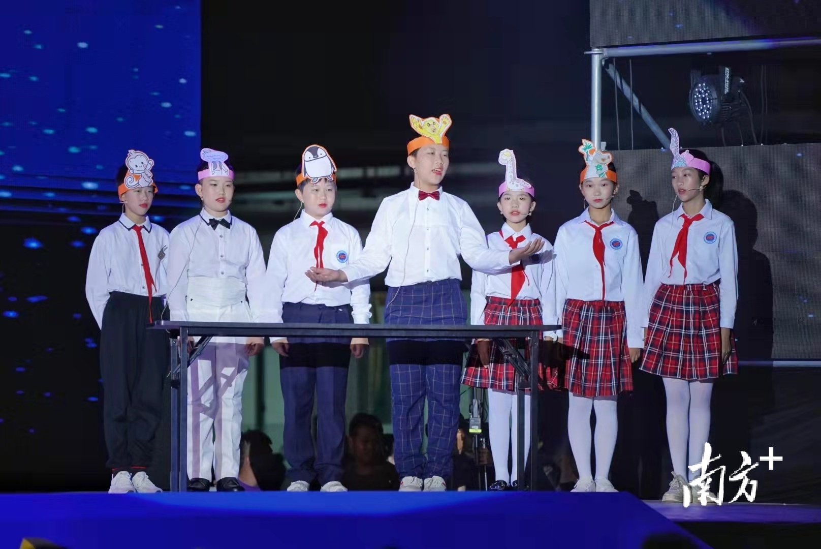 南方+ 戴嘉信 拍摄