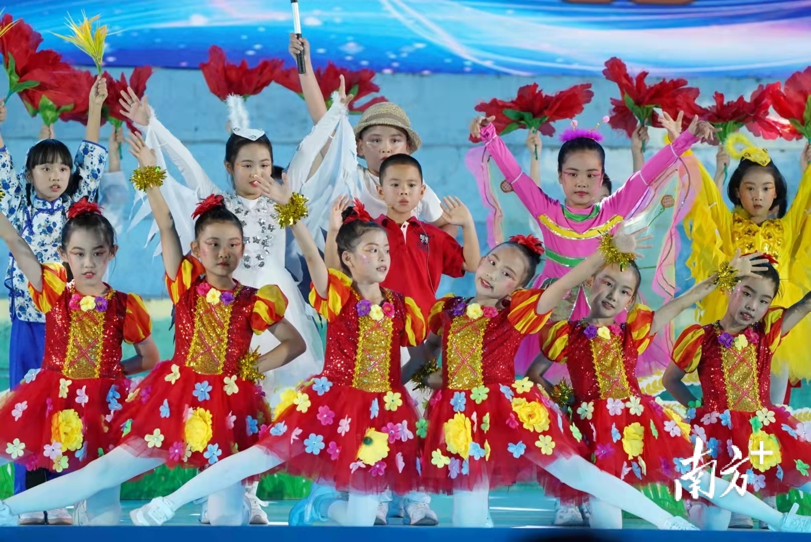 南方+ 戴嘉信 拍摄