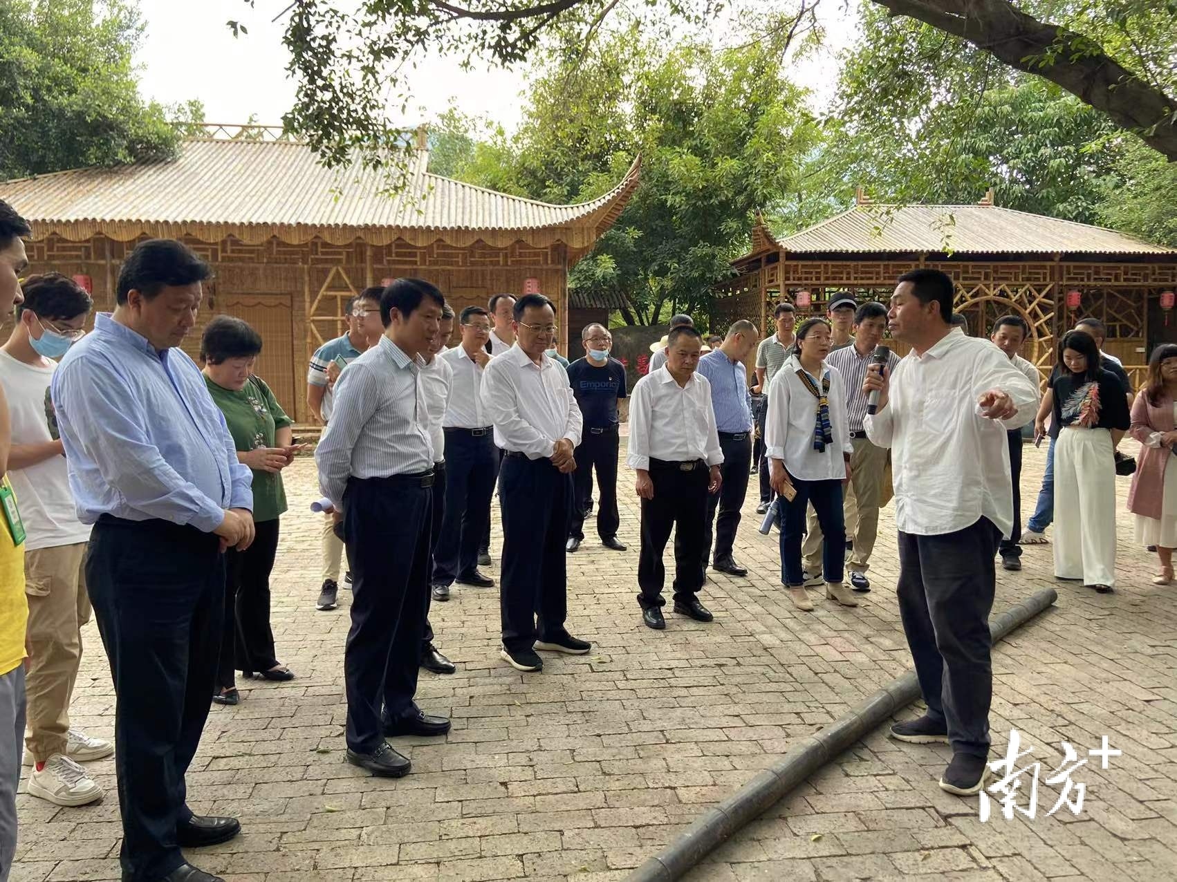 南方+ 纪金娜 拍摄