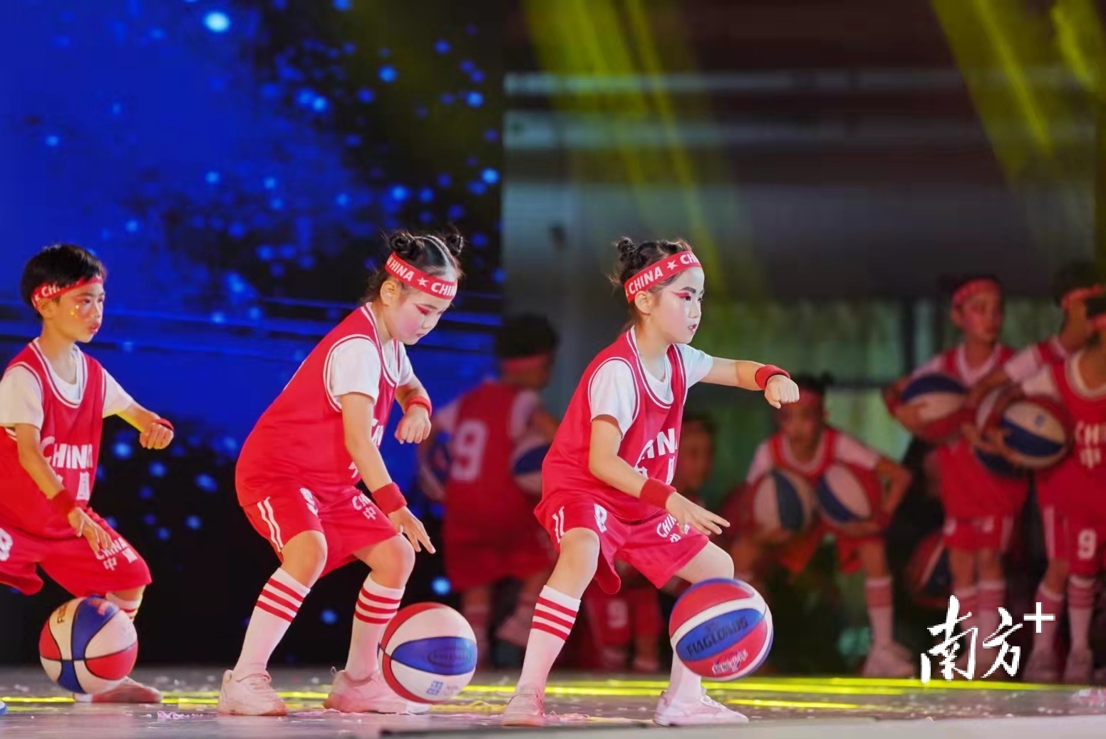 南方+ 戴嘉信 拍摄