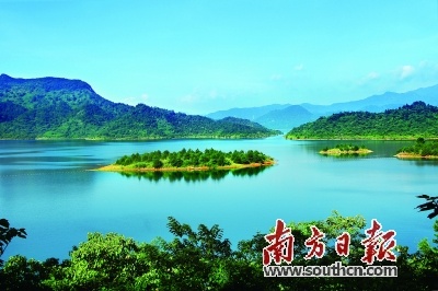 南水水库供水工程的水源地——南水湖,风光秀丽、景色宜人。受访者供图 南水水库供水工程的水源地——南水湖,风光秀丽、景色宜人。受访者供图