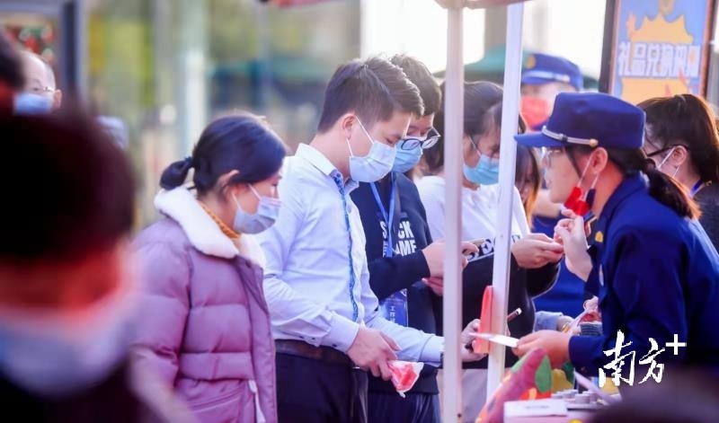  活动现场宣传。