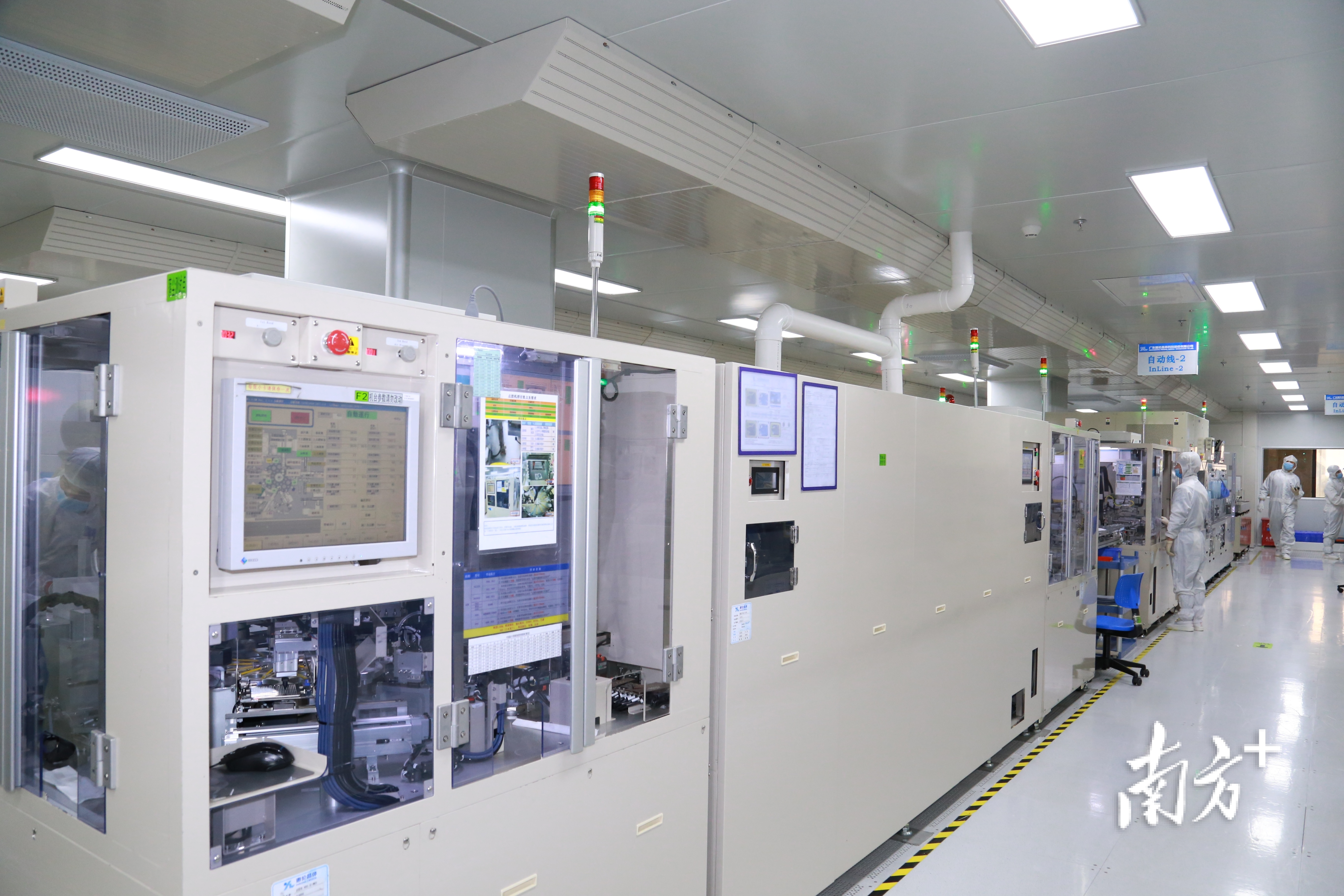 广东惠伦晶体科技股份有限公司的车间。李鄂 摄