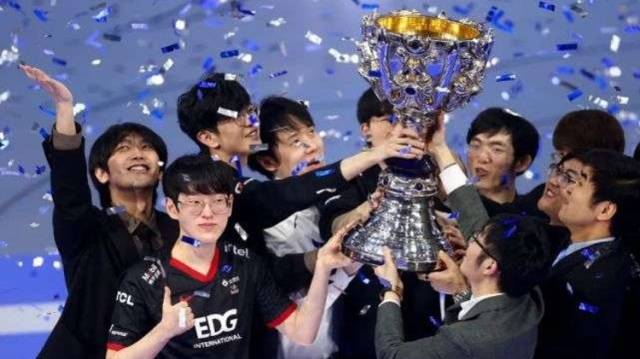 探科技|EDG夺冠6亿人狂欢，一支神秘战队表示不服！