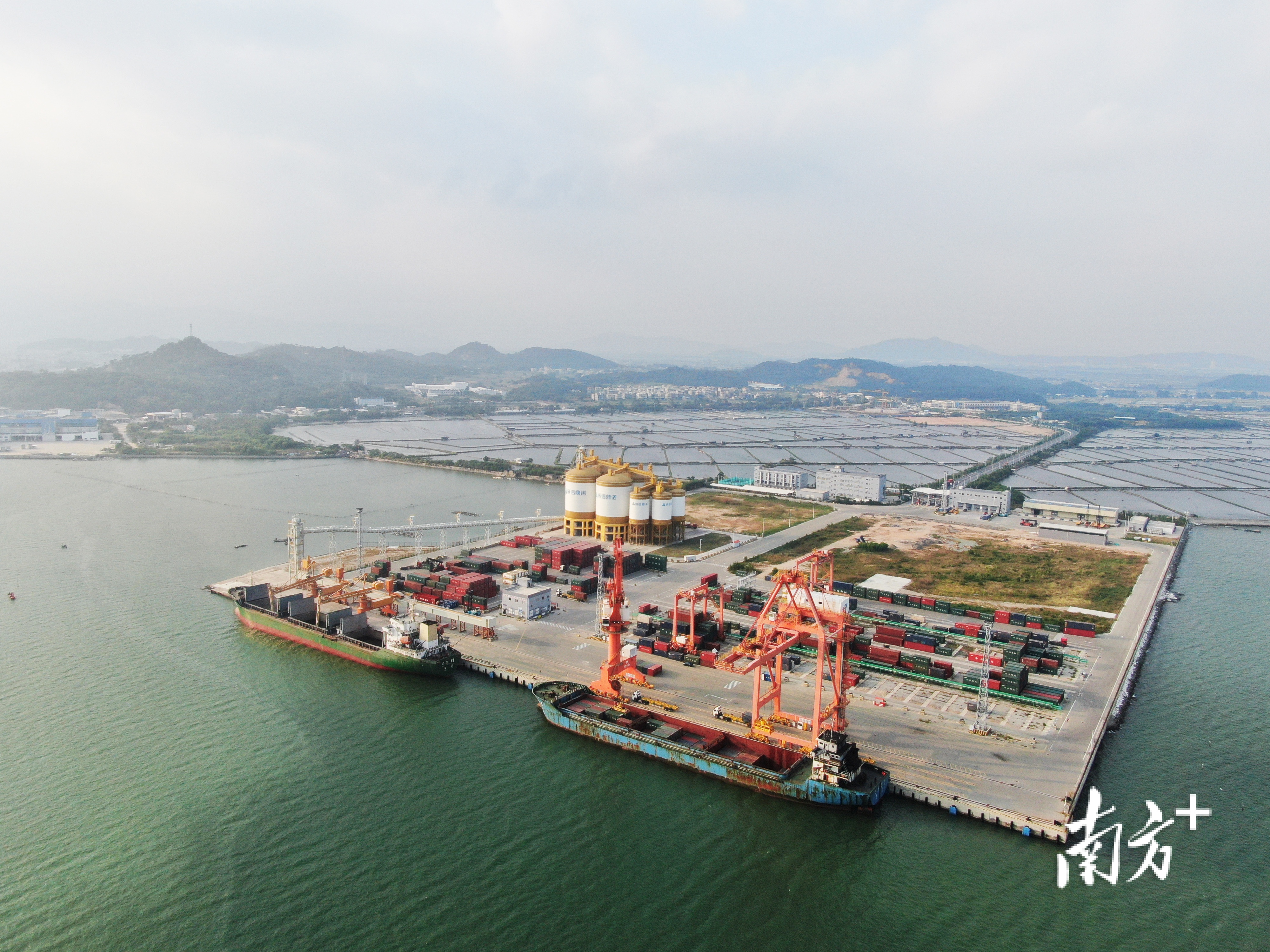 通过验核潮州港扩建货运码头正式开展外贸业务