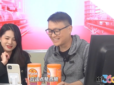 新360行｜李佳琦和薇娅身边最不能缺的人？记者去直播间体验了一下