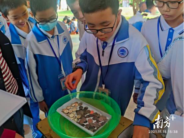 物理科组“纸船承重比赛” 物理科组“纸船承重比赛”