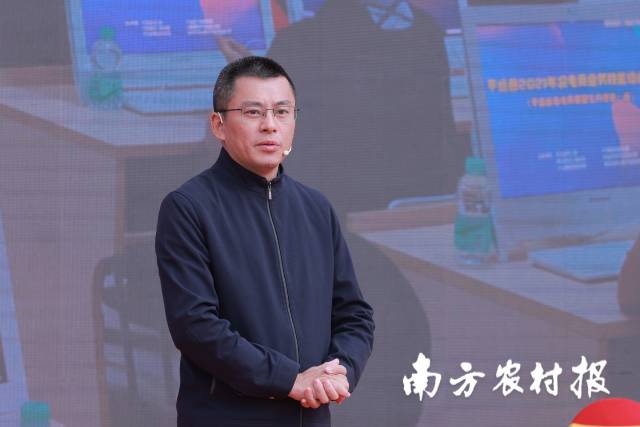 电商代表林豪江 南方农村报 谢伙荣 拍摄