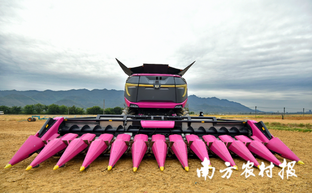 无人农机作业展示。