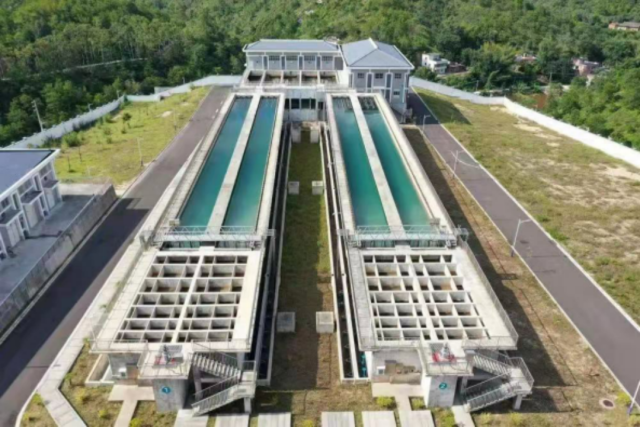 梅州市五華縣通過(guò)城鄉(xiāng)供水一體化建設(shè)新模式,，解決農(nóng)村群眾飲水問(wèn)題。（五華縣水務(wù)局供圖）