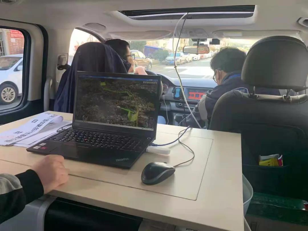 ▲联合执法中利用走航车巡查对污染源精确溯源