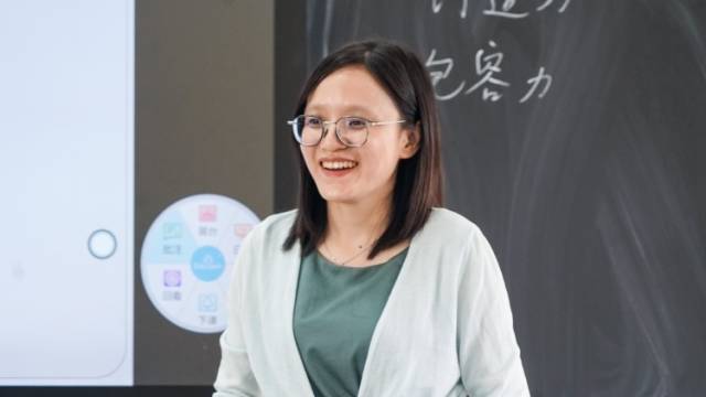 三角中学思政老师卢艳华：我与母校16年的不解情缘