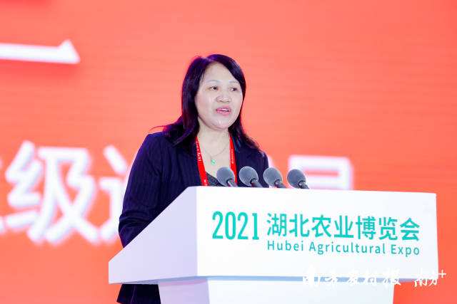 广东省农业农村厅二级巡视员罗惠兰：“希望通过此次活动，能让更多湖北人民爱上广东农产品，共同推动粤鄂农业产业高质量发展。”&nbsp;&nbsp;