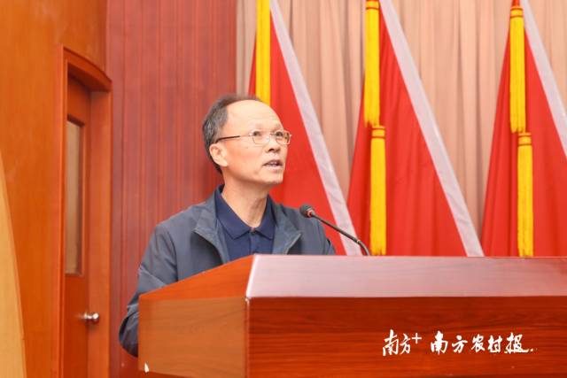 广东省农业科学院院揭阳分院办公室主任邝哲师在会上作交流发言。南方农村报 谭家富 拍摄