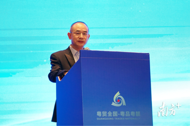  湖北省商务厅市场运行和商贸服务处处长方家文致辞