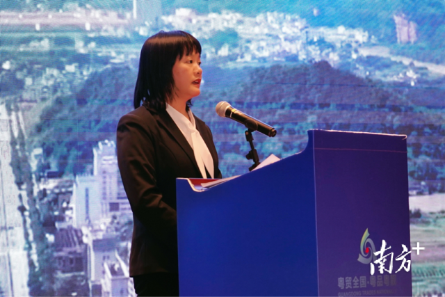 广东省韶关市仁化县人民政府副县长江艳芬推介丹霞贡柑