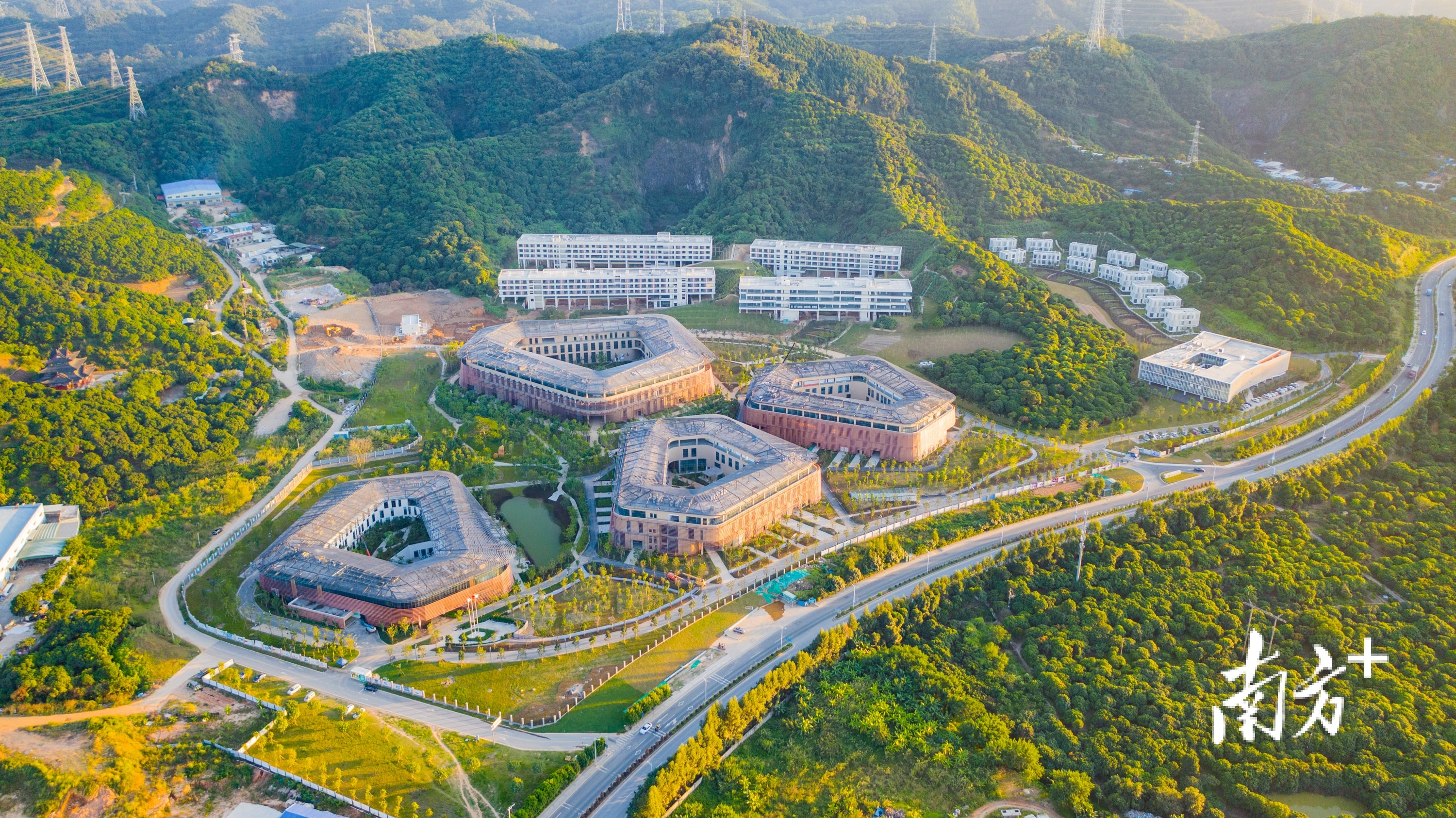 松山湖材料实验室瞄准国际材料研究最前沿 松山湖材料实验室瞄准国际材料研究最前沿