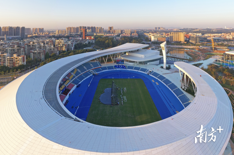 馆,举办最具活力的体育赛事,这是劲道的"佛山功夫",更是地道的"南海