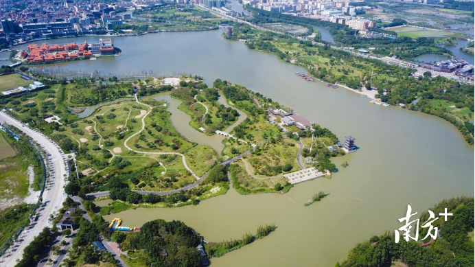 俯瞰华阳湖,悦享生态美。 俯瞰华阳湖,悦享生态美。