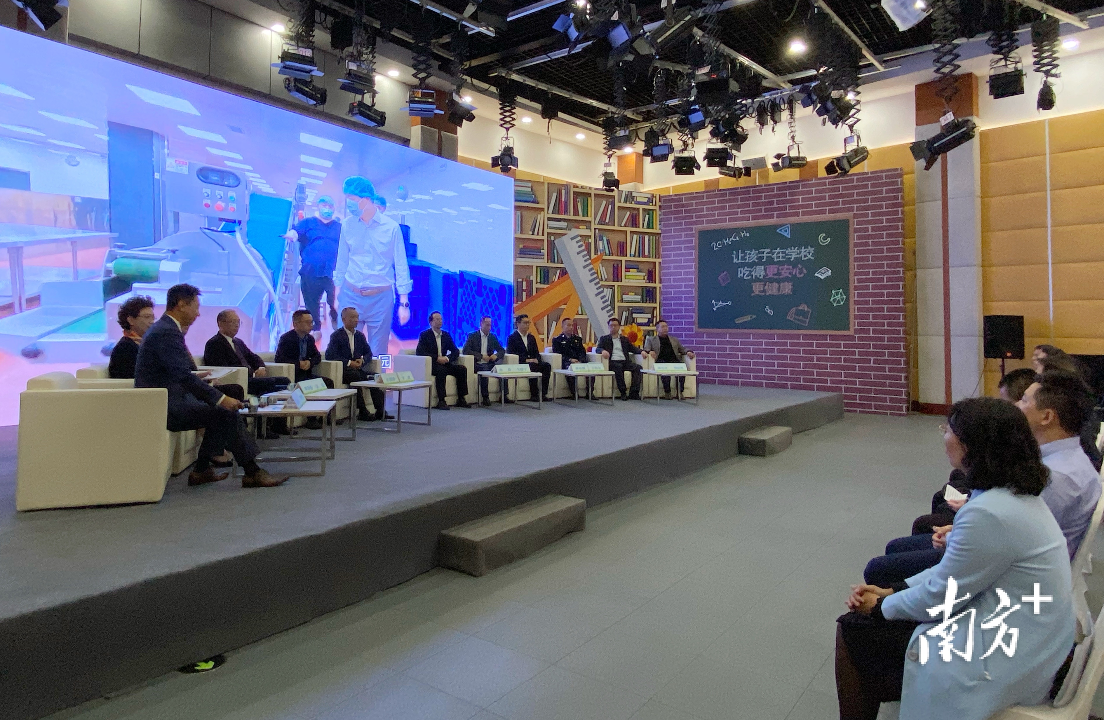 江门市市场监督管理局曾牵头部署开展“江门市校园食品安全守护行动”。黄烨倩 拍摄