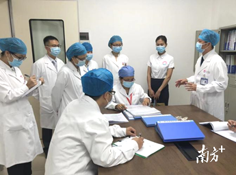 评审专家一行对珠海市妇幼保健院开展现场复核。