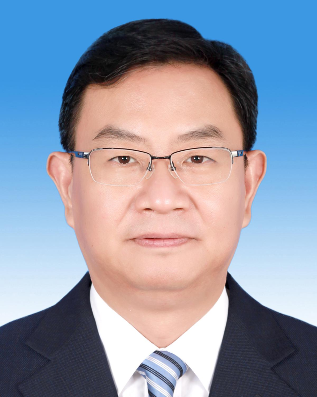 男,汉族,1967年8月生,省委党校研究生,中共党员,当选为云浮市委副书记