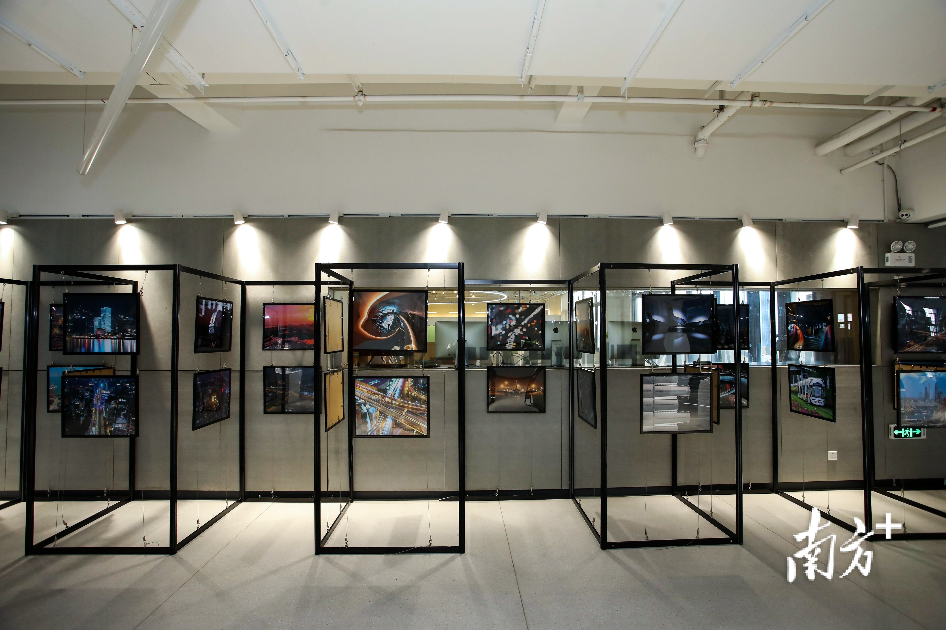 辰美学子个人摄影展现场。通讯员供图